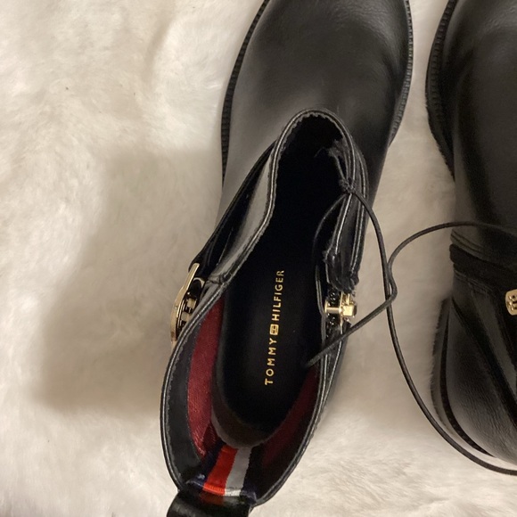 NWOT Tommy Hilfiger Rezin 2 Women’s Black Ankle Boots Size 6.5 - Picture 4 of 5